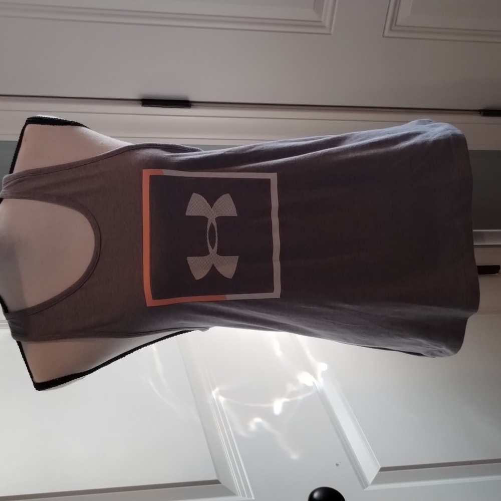 Under Armour Sleeveless Shirt - Picture 2 of 6
